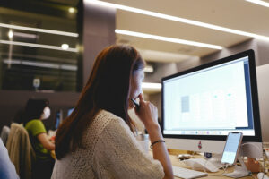 calculer le coût réel d'un arrêt informatique